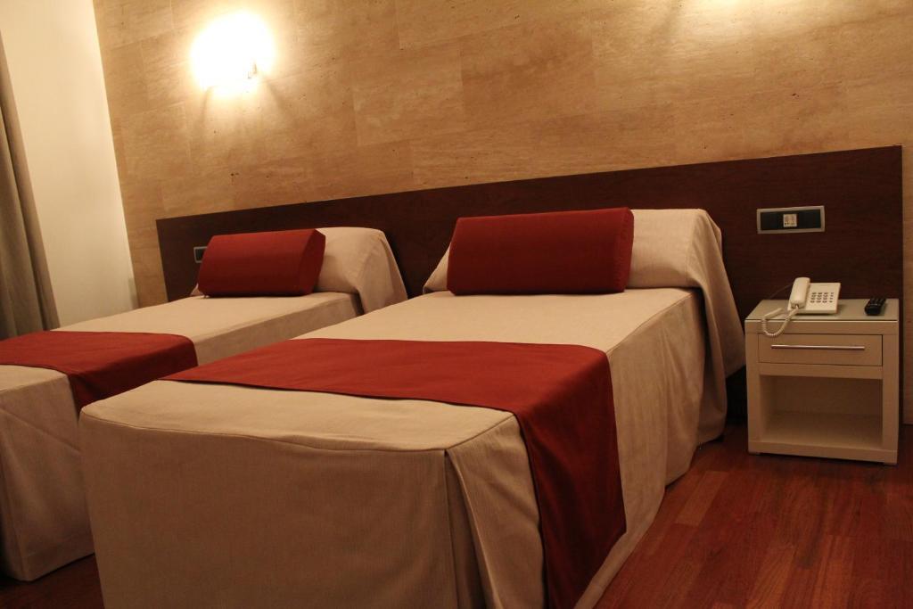 Escuderos Hotel Cruz Argamasilla de Calatrava Bilik gambar